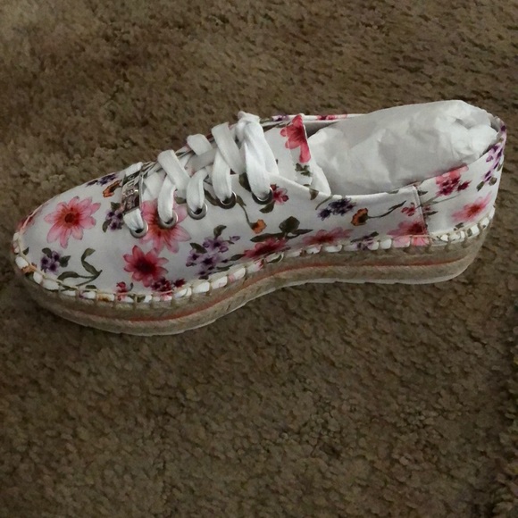 guess espadrille shoes